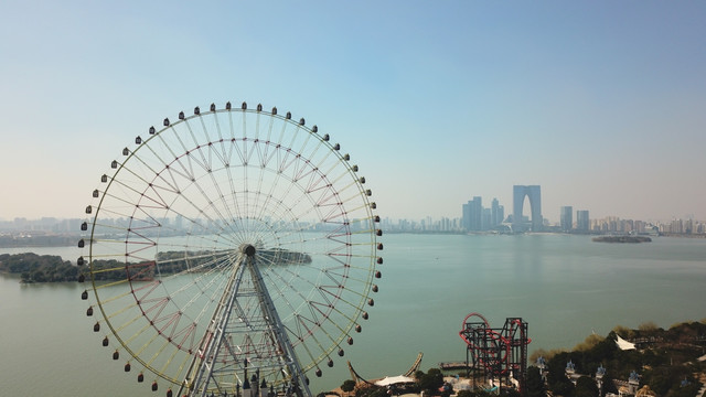 苏州金鸡湖畔圆融时代广场风光