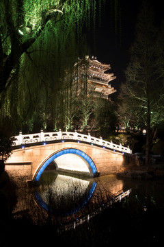 大明湖夜景