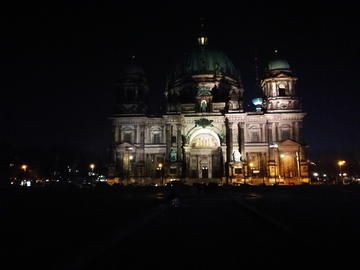 夜幕下的柏林大教堂