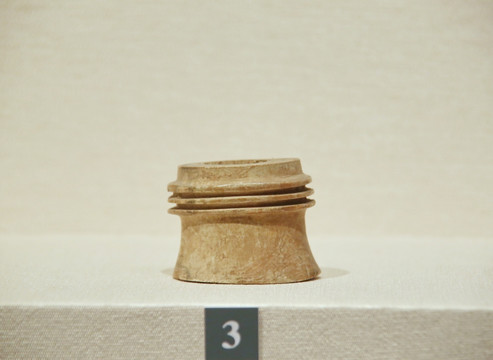 大汶口文化环纹骨雕筒