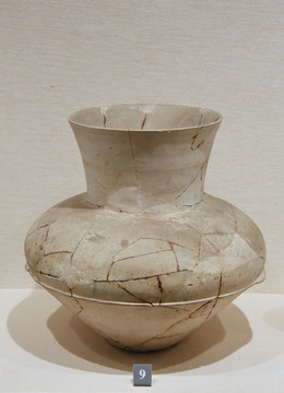大汶口文化陶器壶形灰陶鼎