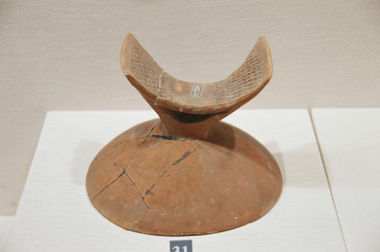 大汶口文化红陶器盖