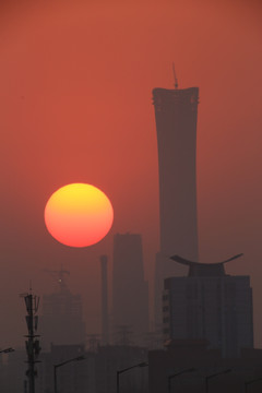 夕阳建设中的中国尊