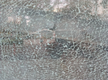 爆裂玻璃 玻璃裂痕 碎玻璃