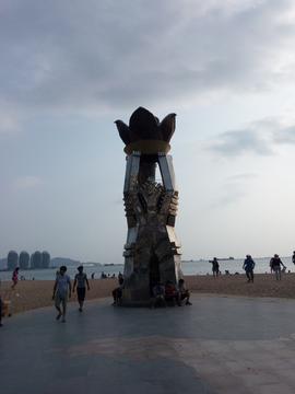 海边广场雕塑