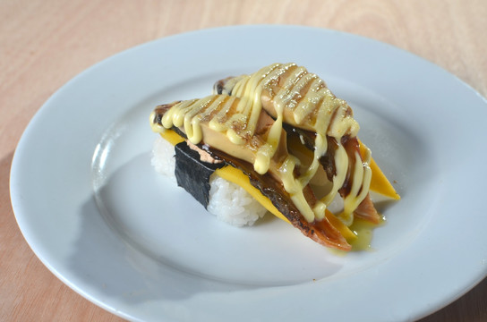 香芒鳗鱼鹅肝寿司