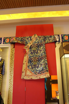 西藏服饰