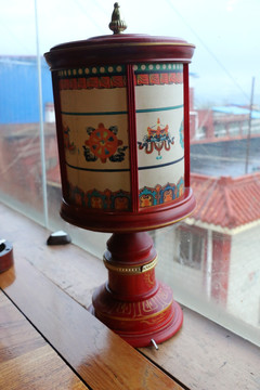 西藏花纹灯