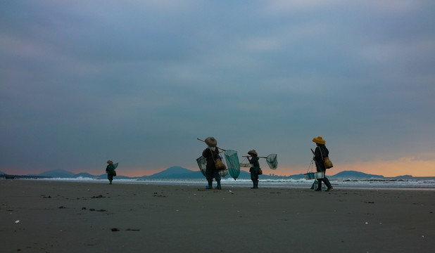 朝霞 海边晨曦 渔民出海