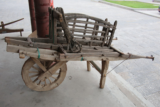 独轮轮老式木车