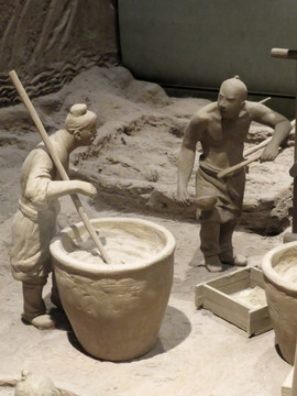 景德镇制瓷工艺流程 淘练泥土