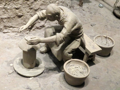 御窑厂制瓷工艺流程 镟坯挖足