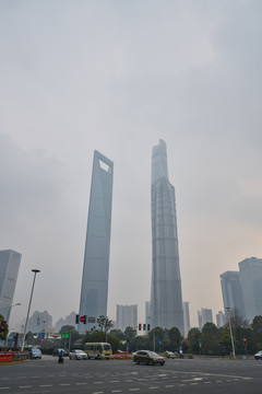 雾中上海 高清大图