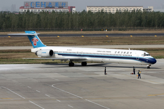 中国南方航空公司 飞机降落