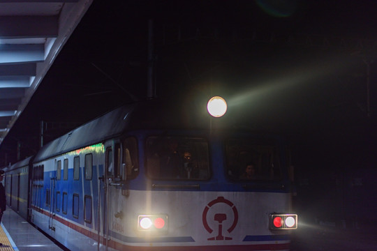 丽水火车站夜景