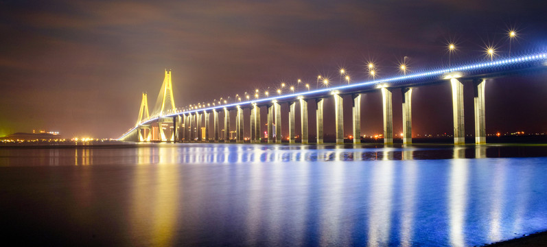 大桥夜景 海湾大桥 桥体亮化