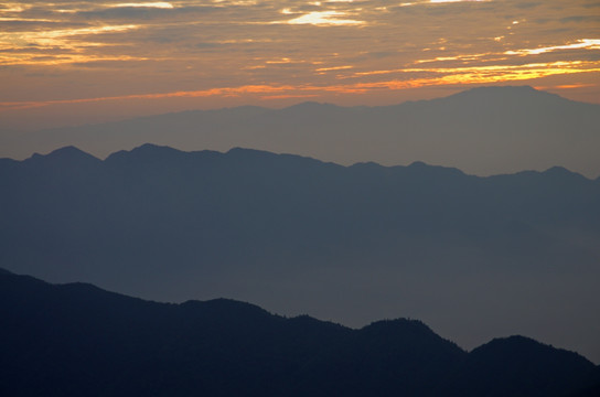 高山 崇山峻岭