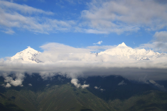 梅里雪山