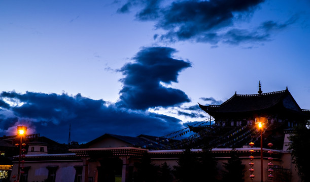 独克宗古城夜景