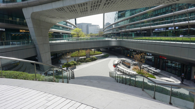 虹桥国际科技广场