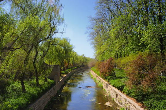 城市河道风景高清大图