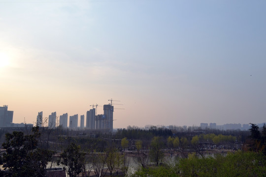 夕阳下的城市