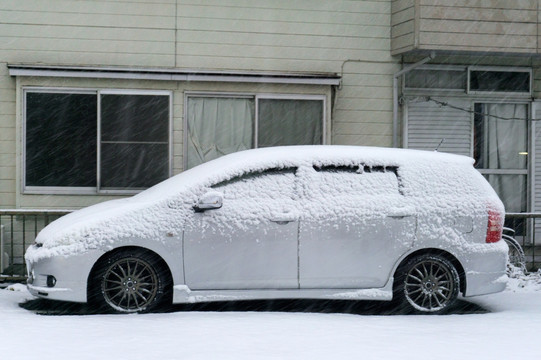 车身 积雪