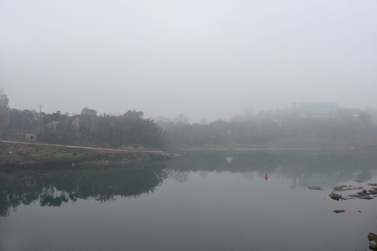 晨雾中的赤水河