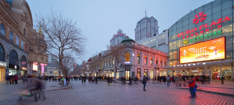 欧式建筑 哈尔滨中央大街全景