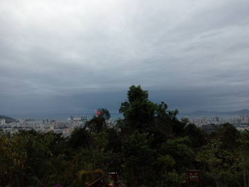 山中远望城市风景