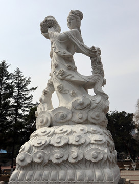 花仙子雕像