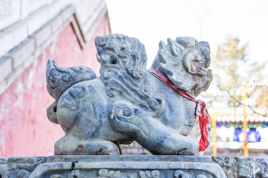 鞍山玉佛寺麒麟兽岫岩玉雕