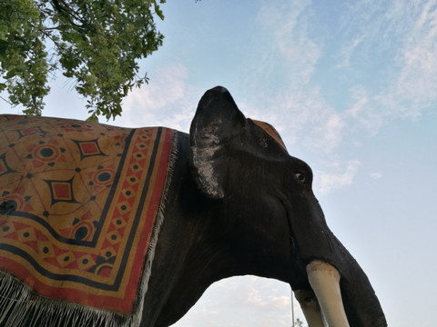 芭提雅四方水上市场入口大象雕塑