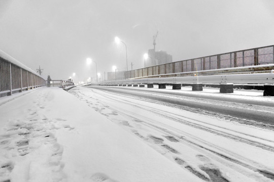 下雪 道路