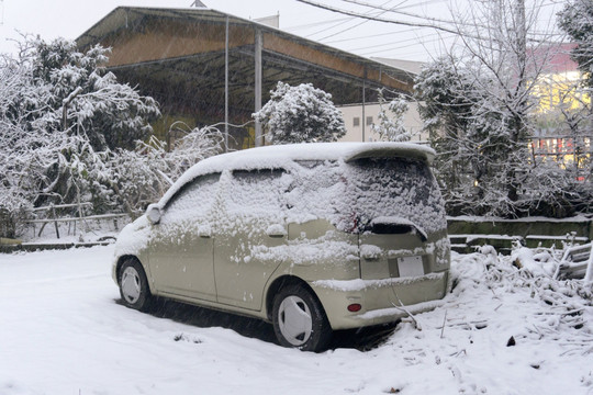 车身 积雪