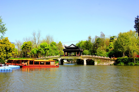 南京白鹭洲公园