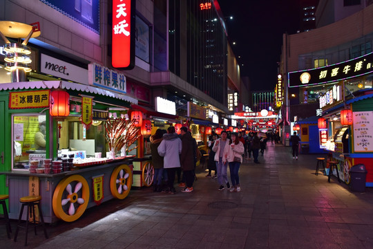 潍坊夜市 商业街 步行街