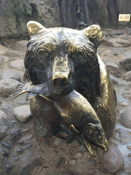 熊 雕塑