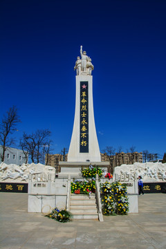 葫芦岛绥中烈士陵园纪念碑正面