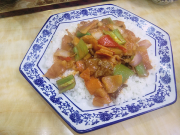 红烧牛肉盖烧饭