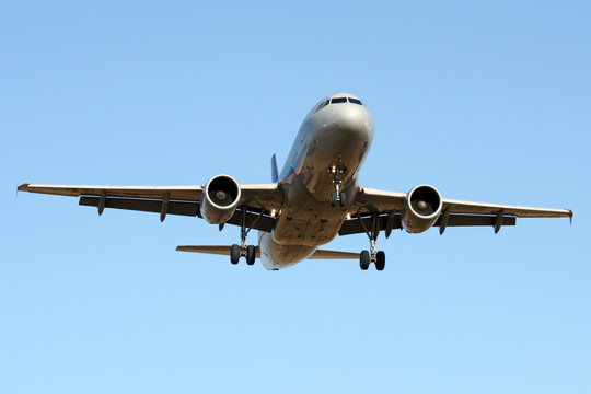 鹰联航空 飞机降落