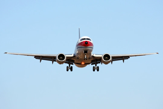 中国东方航空 飞机降落