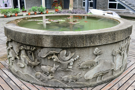 中式石缸 荷花金鱼鱼缸