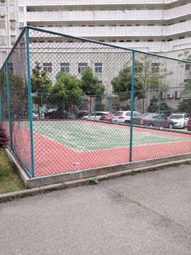 社区羽毛球场