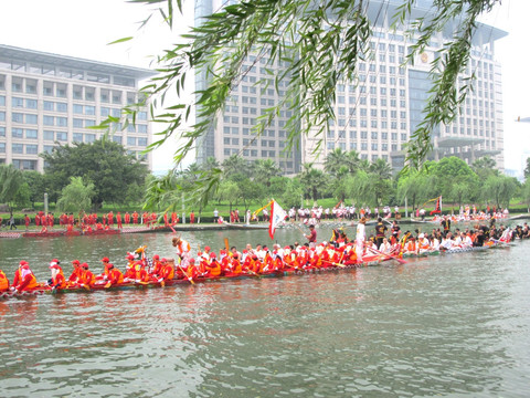 龙舟竞渡