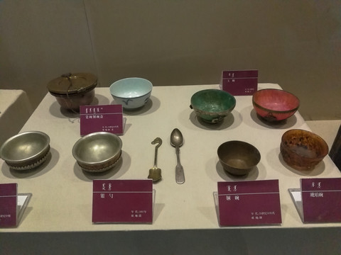 蒙古族餐具