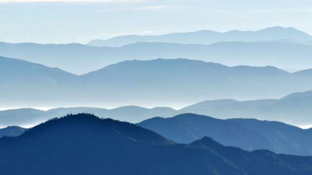 山峦叠嶂