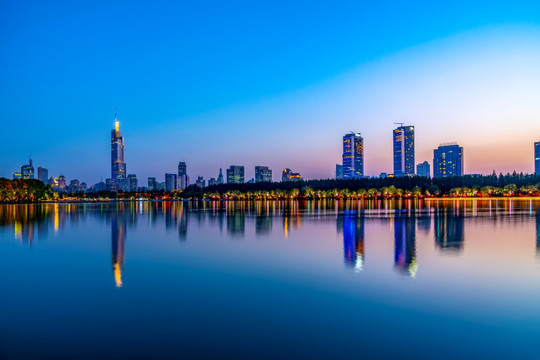 南京玄武湖城市夜景