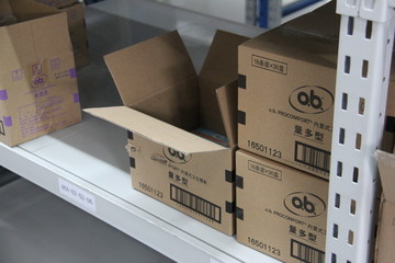 货架货物展架纸箱