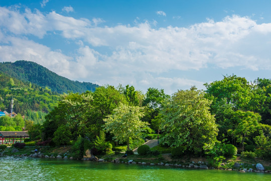 山清水秀